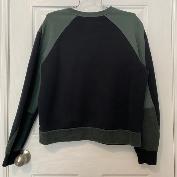 Nike Green Crewneck with Hidden Pockets - Picture 6 of 6
